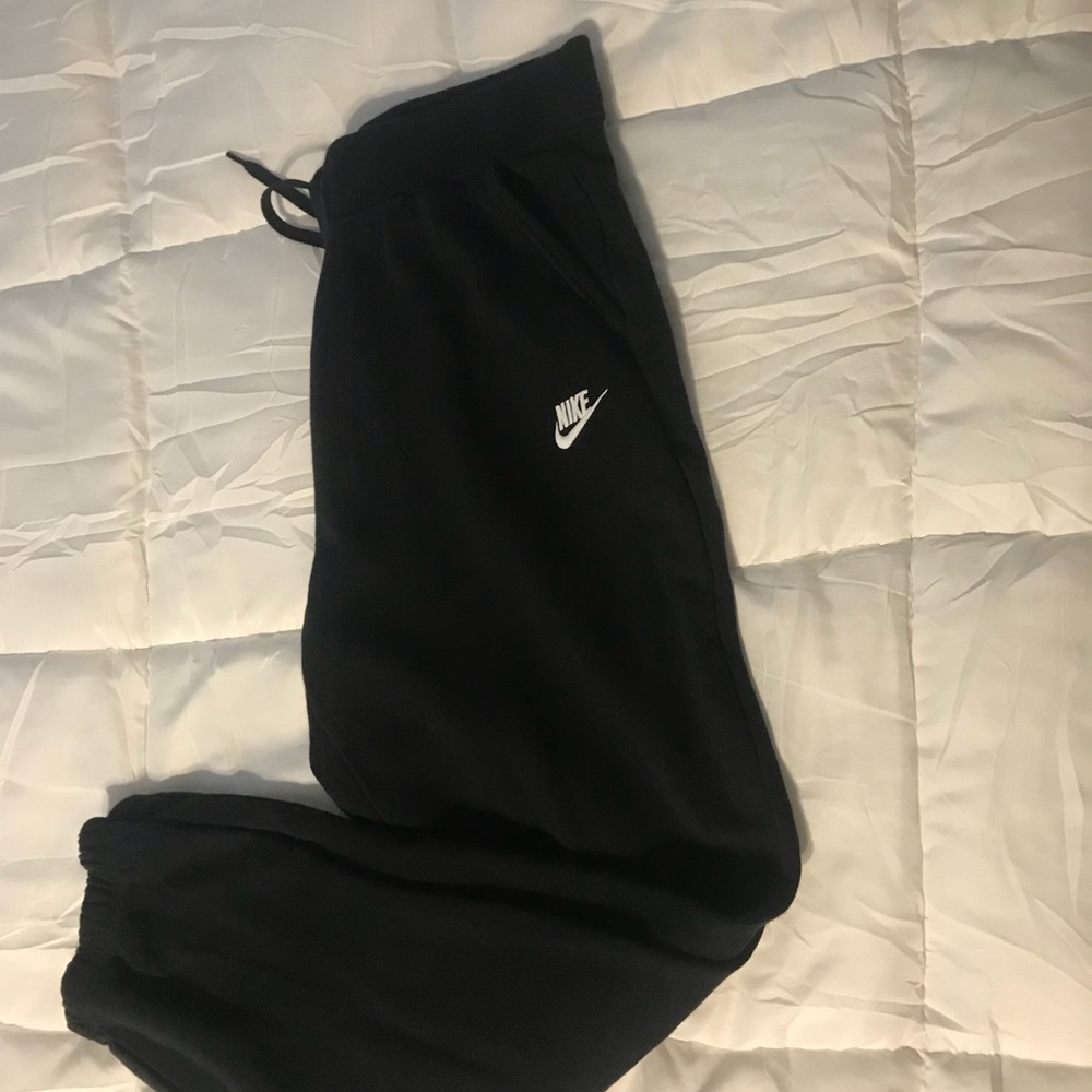 Black nike sweat pants